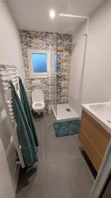 Salle de bains dans l'établissement Les Gîtes Ar Gwern - KerJade