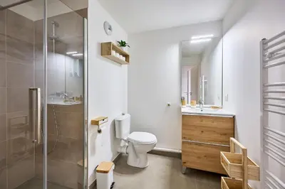 Salle de bains dans l'établissement La Perle de Nacre - 5min de la Plage