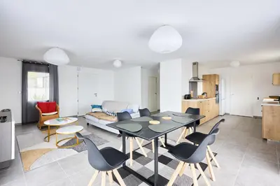 Cuisine ou kitchenette dans l'établissement Le Jardin Paisible - A 2 km de la plage