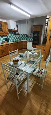 Cuisine ou kitchenette dans l'établissement Le spacieux