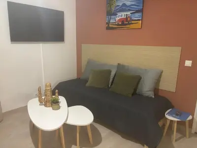Télévision ou salle de divertissement dans l'établissement Appartement 4 personnes rue de la mer