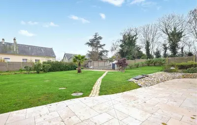 Jardin de l'établissement 3 Bedroom Nice Home In Saint-Marcouf