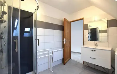 Salle de bains dans l'établissement Maison Proche Littoral