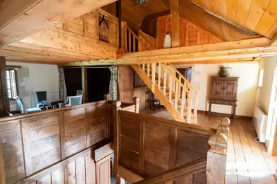 Télévision ou salle de divertissement dans l'établissement Séjournez au Manoir de Damigny en Normandie