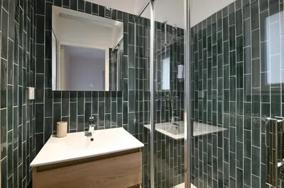 Salle de bains dans l'établissement Le 2 du Clos Fleuri - Avec espace extérieur