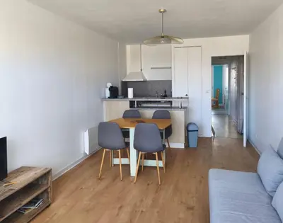 Cuisine ou kitchenette dans l'établissement Le Nouveau Bassin - Vue sur le Port