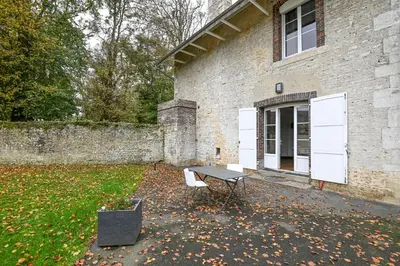 Jardin de l'établissement Le parc du château - Dépendance du château