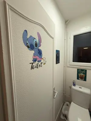 Salle de bains dans l'établissement Appartement familial Disney proche de la mer