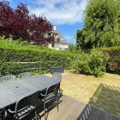 Sunny cocoon with garden close to the sea
