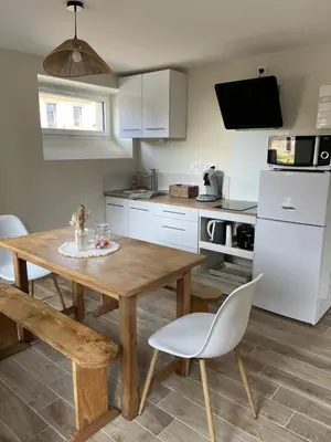 Cuisine ou kitchenette dans l'établissement La douce Chauviniere