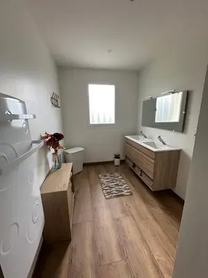 Salle de bains dans l'établissement Gîte bord de mer