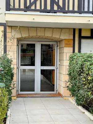 Façade ou entrée de l'établissement Ambiance marine, bel appartement avec vue mer, balcon, piscine et tennis