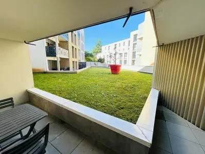Jardin de l'établissement Appartement proche université
