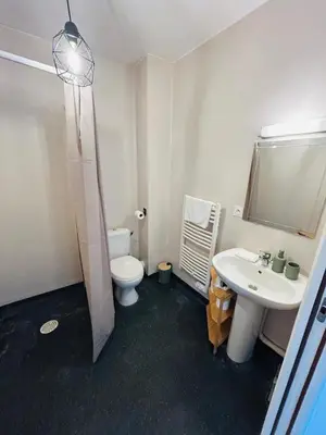Salle de bains dans l'établissement Appartement proche université