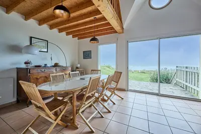 Balcon ou terrasse dans l'établissement Les Pieds dans l'eau - Front de Mer