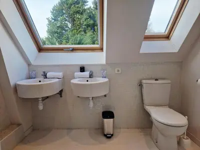 Salle de bains dans l'établissement Happy Few