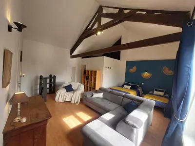Coin salon dans l'établissement Gîte 5places LE PRE SALE avec jardin proche mont saint michel