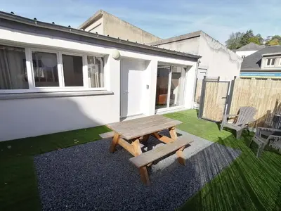 Jardin de l'établissement Ô 92 - Maison mitoyenne avec terrasse et parking privé - Saint-Lô centre