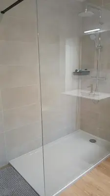 Salle de bains dans l'établissement Gite du marais