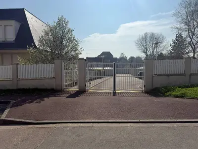 Plan de l'établissement Charmant deux pièces proche de la mer avec parking privatif - FR-1-465-131
