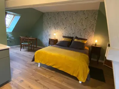 Un ou plusieurs lits dans un hébergement de l'établissement Cozy Couple Retreat in Normandy