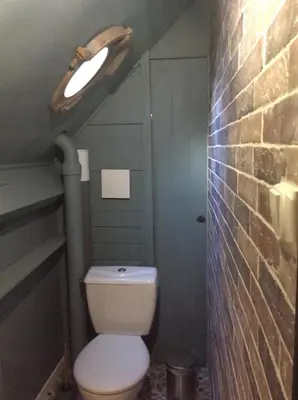 Salle de bains dans l'établissement Maison calme a deux pas du centre ville