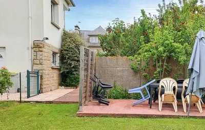 Jardin de l'établissement 3 Bedroom Beautiful Home In Cancale