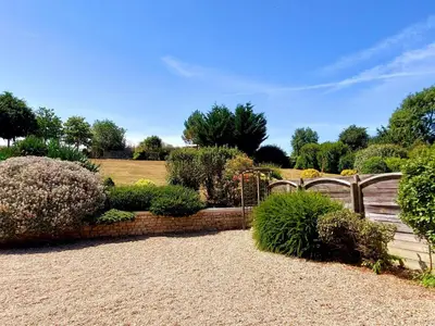 Jardin de l'établissement Holiday Home Le domaine des roseraies- Unterkunft Maupassant by Interhome