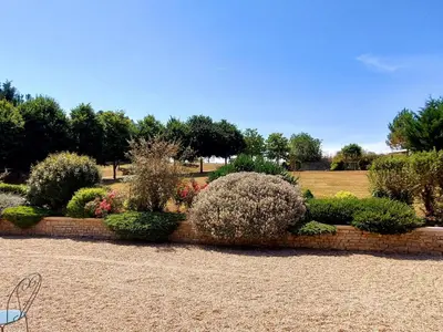 Jardin de l'établissement Holiday Home Le domaine des roseraies- Unterkunft Flaubert by Interhome