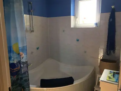 Salle de bains dans l'établissement Holiday Home Domäne mit Terrasse by Interhome