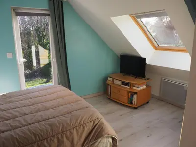 Télévision ou salle de divertissement dans l'établissement Holiday Home Le Bois aux Ecureuils - Eichhörnchenwald by Interhome