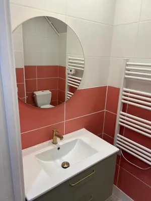 Salle de bains dans l'établissement L'Appart Bayeux
