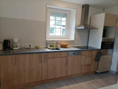 Cuisine ou kitchenette dans l'établissement Maison Cozy à Saint Remy proche vélo Francette