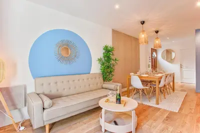 Coin salon dans l'établissement Charming little townhouse by the sea