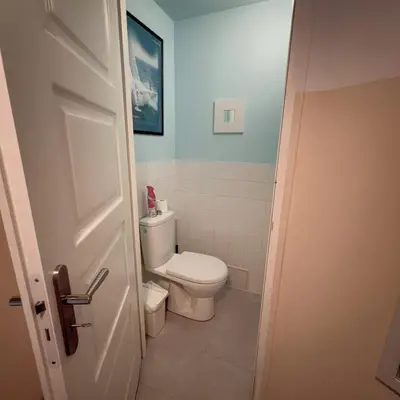 Salle de bains dans l'établissement Gîte UTAH Confort et Découverte en Normandie