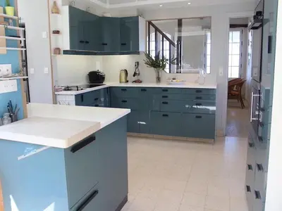 Cuisine ou kitchenette dans l'établissement Villa les Ondes