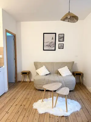 Coin salon dans l'établissement Studio Cosy - Gare à 5 min à pied - Proche Plage & Centre