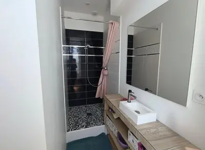 Salle de bains dans l'établissement Studio Cosy - Gare à 5 min à pied - Proche Plage & Centre