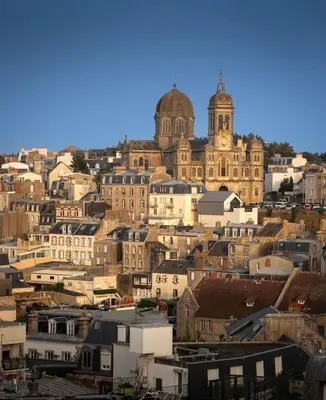 Vue générale sur Granville ou vue de la ville depuis l'appartement