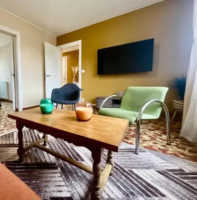 Télévision ou salle de divertissement dans l'établissement Charmante maison rénovée, calme et proche du centre