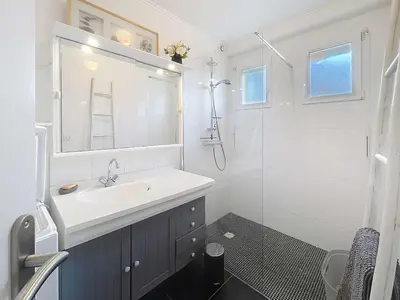 Plan de l'établissement Appartement Plain-Pied avec Jardin - Proche Mer - FR-1-361-572