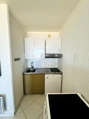 Cuisine ou kitchenette dans l'établissement Appartement face à la mer, les pieds dans l'eau