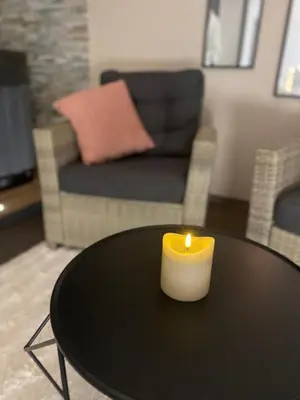Coin salon dans l'établissement Suite Jacuzzi privatif intérieur 6km du Mont Saint Michel