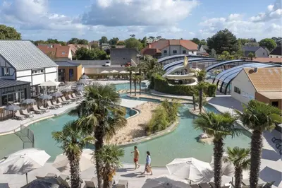 Piscine de l'établissement Cottage 4p 2Bdrms AirCon ou située à proximité
