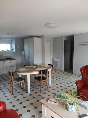 Cuisine ou kitchenette dans l'établissement gite en baie du mont saint michel