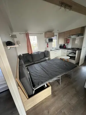 Cuisine ou kitchenette dans l'établissement Mobil Home