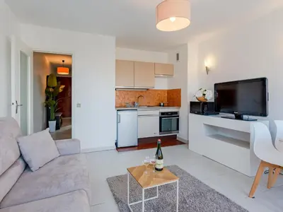 Cuisine ou kitchenette dans l'établissement Apartment Les Caravelles-7 by Interhome