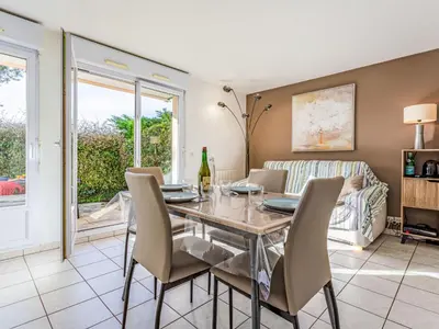 Boissons dans l'établissement Apartment Les Goélands-30 by Interhome