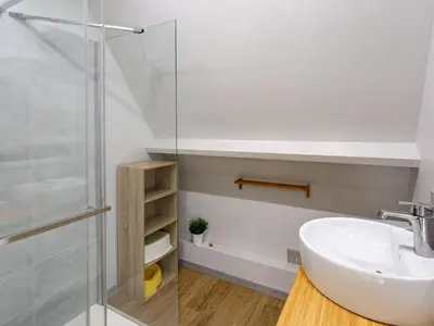 Salle de bains dans l'établissement Holiday Home Cabourg Cottage-4 by Interhome