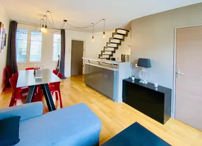 Cuisine ou kitchenette dans l'établissement La cour des sens